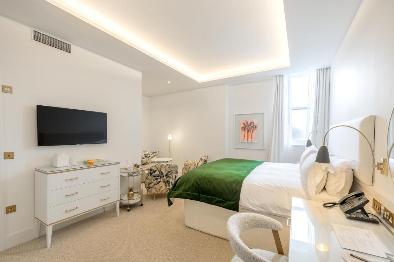 Family Room,1588170781:JPEG