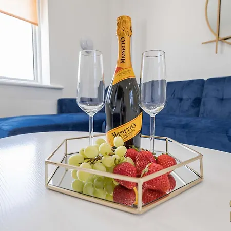 Blue Lagoon: Beachside Retreat with O2 Academy Access-3